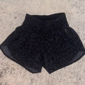 Lululemon size 0 hotty hot shorts